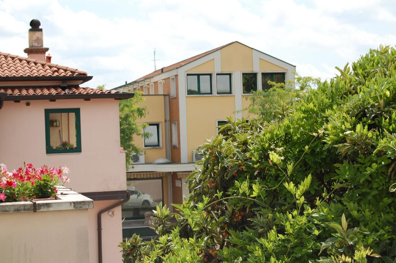 Locazione Turistica Elite Parco Brentelle Bed & Breakfast - Chiesanuova 135 E 167 Padova Exterior foto